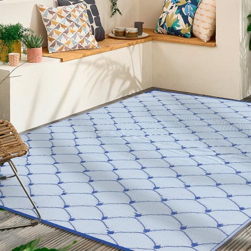 Boulder Bee Plastic Straw Rug